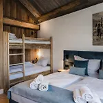 Stylish Loft With Mountain View Near The Apartment