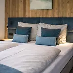 Stylish Loft With Mountain View Near The * Afritz am See