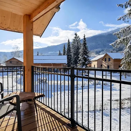 Stylish Loft With Mountain View Near The Appartamento