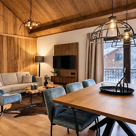 Stylish Loft With Mountain View Near The Appartamento *
