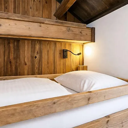 Stylish Loft With Mountain View Near The Appartamento